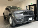 ボディカラーはグレーです。