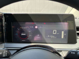 【液晶メーター】多彩な情報をひと目で確認。優れた視認性で運転中の視線移動を減らします。先進的なデザインが、毎日のドライブを鮮やかに彩ります。