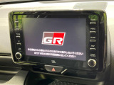 【メーカー純正ナビ】インテリアに溶け込むスタイリッシュな「専用設計」メーカーナビを装備♪視認性や操作性など基本性能にも優れ、より上質なカーライフをお楽しみいただけます。