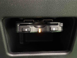 ETCカードを挿入することで高速道路を利用する際の支払いがキャッシュレスになったり、ETCスマートインターチェンジが利用できます。保証は製造メーカー修理保証のみで期間外のものは対象外となります