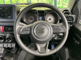 【純正革巻きステアリング】上質な革を使用することで、手にしっかり馴染みとても運転しやすいハンドルです♪