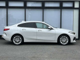 BMWを熟知したメカニックによる、360度の納車前点検。ドイツ本国と同様の教育・訓練を受けたメカニックが徹底的に点検、整備した後にお客様にお引渡しします。