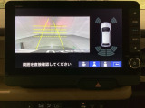 バックでの車庫入れも安心です! リアカメラが付いているバックモニター付のナビを装備しております。バンパーについているソナーや、操作線もついており距離感も画面から確認できます。