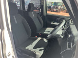 運転席、助手席共に綺麗です!