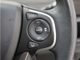◆アダプティブクルーズコントロール◆予め設定した車速内でクルマが自動的に加減速。前走車との適切な車間距離を維持しながら追従走行します。【LKAS】車線維持支援システムでステアリング操作を支援。