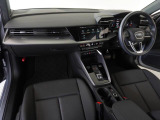 Audiのインテリアはエクステリア同様、優れたデザイン性とクオリティ、そして機能性を兼ね備えております。