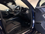 Audiは創業者であるホルヒの「いかなる時代においても第一級の素材を用い、操縦安定性に優れ、さらに進歩的なクルマの製造を目指す」という考え方に則り、こだわり抜かれたインテリアを目指しています。