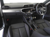 Audiのインテリアはエクステリア同様、優れたデザイン性とクオリティ、そして機能性を兼ね備えております。