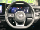 インテリアに合わせたデザインのステアリングは、運転される方のことも考え、運転しやすい形状、大きさです。是非一度、実際に触ってお確かめください。