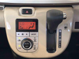 温度を設定すれば、自動で車内の温度管理をしてくれる優れものです♪ATミッションで運転楽々