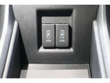 USBソケットがついていますのでコードを繋げばスマートフォンなどの充電が出来ます!
