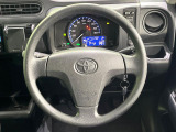 インテリアに合わせたデザインのステアリングは、運転される方のことも考え、運転しやすい形状、大きさです。是非一度、実際に触ってお確かめください。