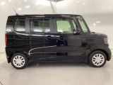 ホンダ車の低床ボディは、チャイルドシートへのお子さまの乗降や荷物の積載もスムーズ。足元もゆったりとしていますので、おくつろぎいただけます。