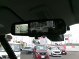アラウンドビューモニター。空の上から見下ろすような視点でスムース駐車。