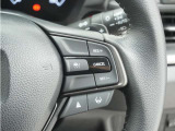 ◆アダプティブクルーズコントロール◆予め設定した車速内でクルマが自動的に加減速。前走車との適切な車間距離を維持しながら追従走行します。【LKAS】車線維持支援システムでステアリング操作を支援。