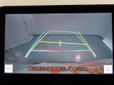 バックガイドモニターで、後方を確認しながら安心して駐車することができます。運転初心者も熟練者も必須の機能ですよ!