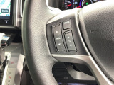 ステアリングにオーディオ操作スイッチが付いています。オーディオ画面に直接タッチしなくても操作が出来ますので、運転に集中できます。