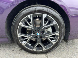 自動車保険も純正のクオリティを。BMWの正規ディーラーのみが取り扱い可能な、BMW専用自動車保険。専任のスタッフが皆様のカーライフを24時間365日サポート致します。