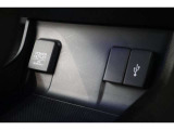 USBオーディオ用ソケットがついていますので携帯電話などを接続すれば音楽等の再生が可能です!