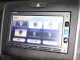 ナビゲーションは純正メモリーナビ(VXM-174VFXi)を装着しております。AM、FM、CD、DVD再生、Bluetooth、フルセグTVがご使用いただけます。初めて訪れた場所でも安心ですね!