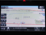 直感的に操作出来るナビゲーションを搭載。ルート案内が分かりやすく、運転中のストレスを軽減します。目的地までスムーズに導いてくれる、実用性の高い装備です。