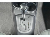 ハイブリッドカーですが運転操作は普通の車と変わりませんのでご安心ください。操作方法はスタッフが説明いたしますのでお気軽にご質問ください