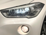 ●LEDヘッドライト:夜間走行時も良好な視界を確保し安心して運転できる高輝度LEDヘッドライトを装備!点灯速度が早く、消費電力も抑えられています。