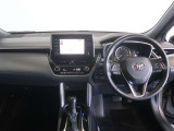 スイッチ類やメーター類を見やすく配置した、直感的で扱いやすいインパネ。初めて運転される方でも、迷わず操作出来る安心設計です。