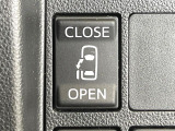 【パワースライドドア】スマートキーや運転席のスイッチでスライドドアの開閉が可能♪電動だから力を入れてドアを開ける必要が無く、小さいお子様でも、重い荷物を持っている時もラクに開け閉めできます♪