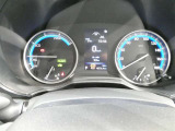 とっても見やすいメーターです。夜間時はラグジュアリーな気分にさせてくれる照明が魅力ですので、夜のドライブも楽しみになりますよ♪