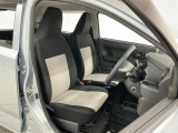 【運転席・助手席】内装ルームクリーニング済みです。しっかり綺麗にしていますので、是非、お確かめください。車に自信があるからこそ、是非一度ご来店頂き内外装も見てもらえると幸いです。
