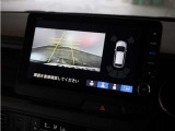 ◆リアワイドカメラシステム◆3種類の表示で後方確認をサポート♪セレクトレバーを「R」の位置に入れるとカメラ画像に切り替え。ノーマルビューでは従来のリアカメラと同様の標準的なビューで表示します!
