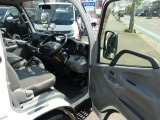 3.0ディーゼル 4WD ロング 荷台内寸208&times;160