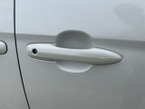スマート機能付き運転席ドアハンドルです!!左側も同様です♪