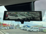 インテリジェントルームミラー☆カメラの映像を映すことで荷物や人が乗っていても後方視界を確保できます☆
