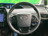 【純正革巻きステアリング】上質な革を使用することで、手にしっかり馴染みとても運転しやすいハンドルです♪