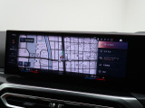 【純正ナビゲーション】BMWのナビゲーションは操作性も良く、詳細な地図情報と交通状況を見やすく表示し、快適なドライビングをサポートしながら目的地までナビゲートします。