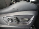 パワーシート搭載。微妙な調整が手軽にでき、ピッタリのポジションで運転することが可能です。
