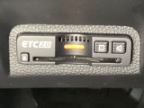 ハンドルの左下にETC2.0がついています。高速道路の料金所の通過も楽々です。 カードの取り出しもしやすい場所についています。