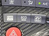 【ドライブモードセレクト】コンフォートな乗り味からスポーティな乗り味までスイッチ一つで切り替え可能。シーンや気分に合わせたモードを選べば、いつものドライブがより一層楽しくなります♪