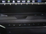 車内でCD DVDのメディアが楽しめます。