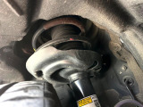 お車を安心してお乗りいただく為には、足回りの定期点検が欠かせません。サービスサポート(有償保証)では無料点検もご提供しており、安心のカーライフをお過ごしいただけるサポート体制が整っています。