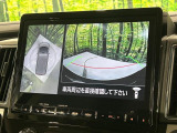 【マルチアラウンドモニター】専用のカメラにより、上から見下ろしたような視点で360度クルマの周囲を確認することができます☆死角部分も確認しやすく、狭い場所での切り返しや駐車もスムーズに行えます。