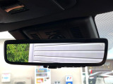 【デジタルインナーミラー】後席の大きな荷物や同乗者で後方が確認しづらい時でも安心!カメラが撮影した車両後方の映像をルームミラー内に表示。クリアな視界で状況の確認が可能です!