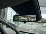 悪天候や荷物で後方の確認がしにくい時もミラーに映像で映してくれるインテリジェントルームミラーです。