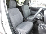 【内装】シエンタの車内です♪もちろん、フロアマットもついてますよ〜!