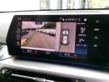 高画質の全周囲カメラが付いております。コーナーセンサーと併せてご利用いただくと駐車も楽々