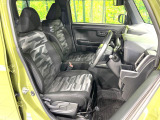 運転席シート廻りは使用感も少なく、良好な状態となっています。丁寧に使われていたことがよくわかりますね。