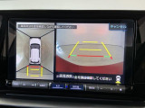 【パノラマモニター】車両周囲を上から見下ろしたような映像を表示。正確なモニタリングが可能になり、駐車時・幅寄せをアシストします!