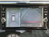 アラウンドビューモニター装備!空から見ているような映像によって不慣れな場所での車庫入れや縦列駐車等はもちろん狭い道でのすれ違いも安心♪